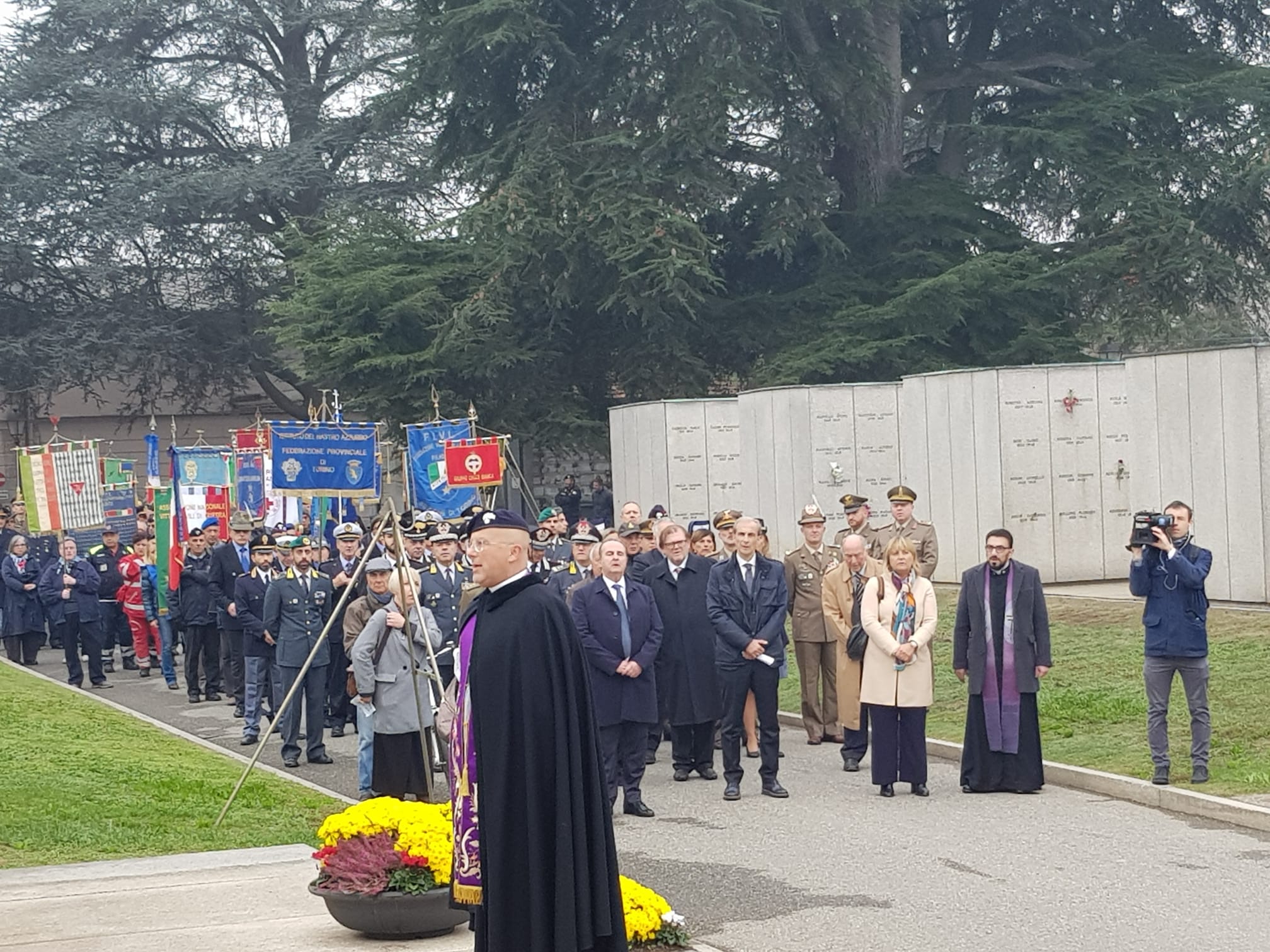 Cappellano militare a corteo autorità 2 nov.2022