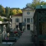 Cimitero di Cavoretto: difficoltà a raggiungere le tombe nelle terrazze superiori, fuori uso per un guasto due montascale al Primitivo e in Prima Ampliazione.