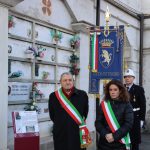 Cerimonia Ferrero autorità e confaloni