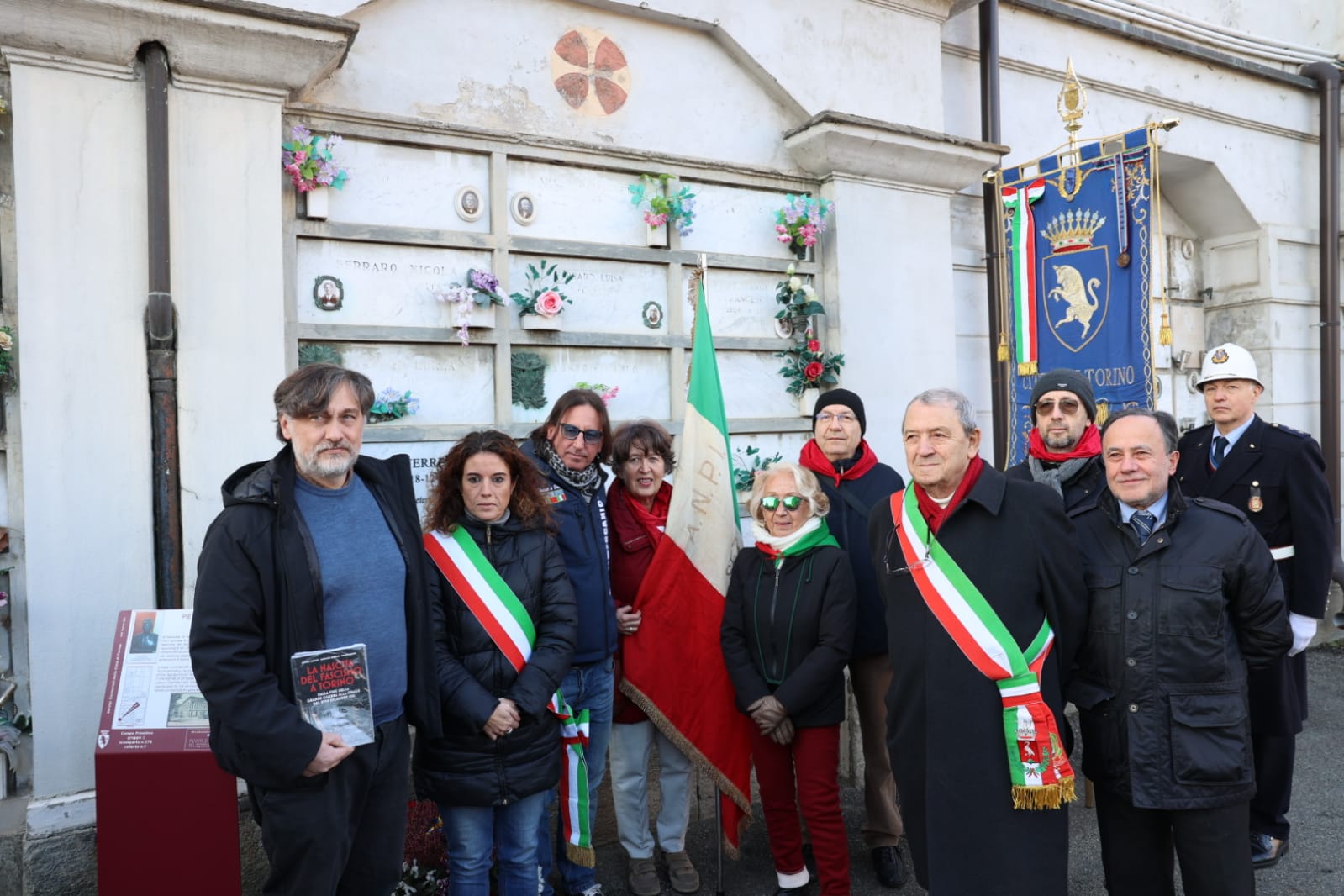 Cerimonia Ferrero autorità e famigliari