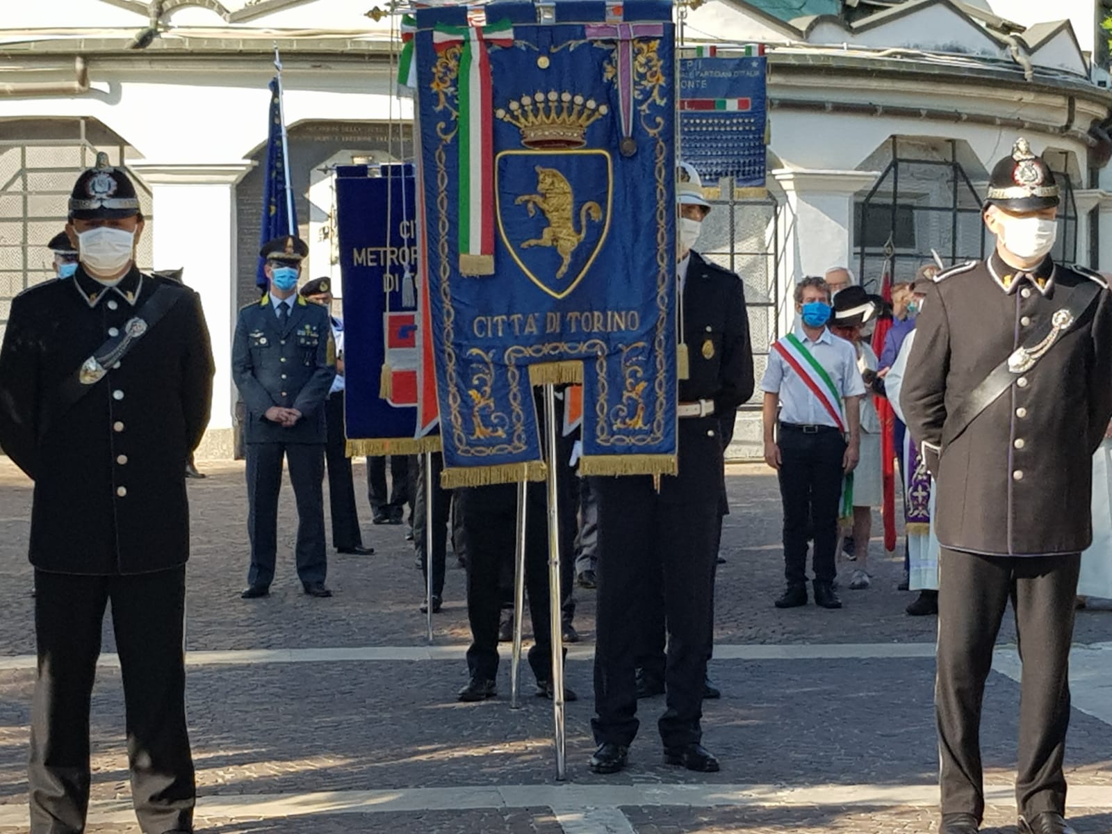 Confaloni della città