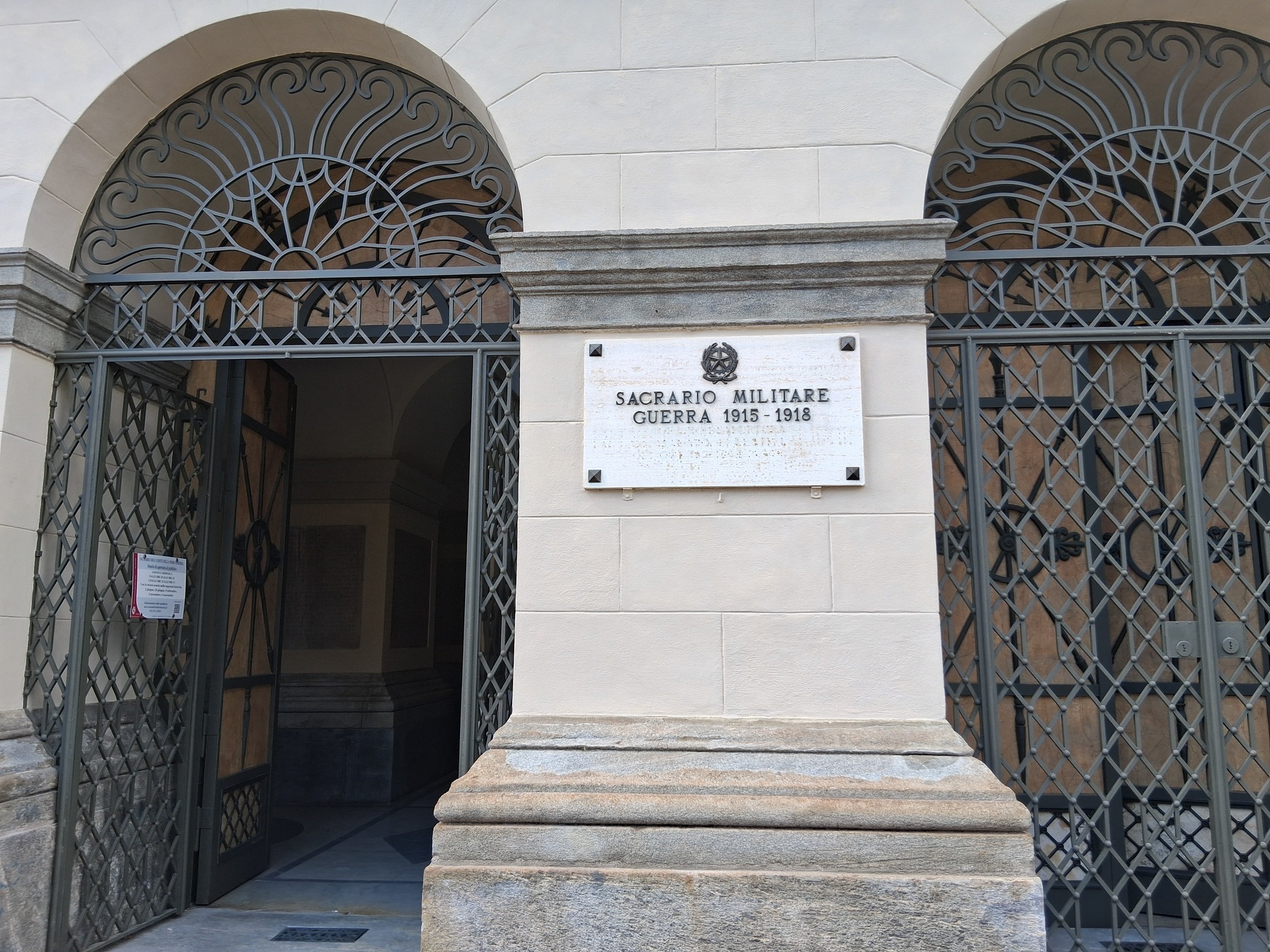 INGRESSO SACRARIO CADUTI GRANDE GUERRA ALLA GRAN MADRE (1)