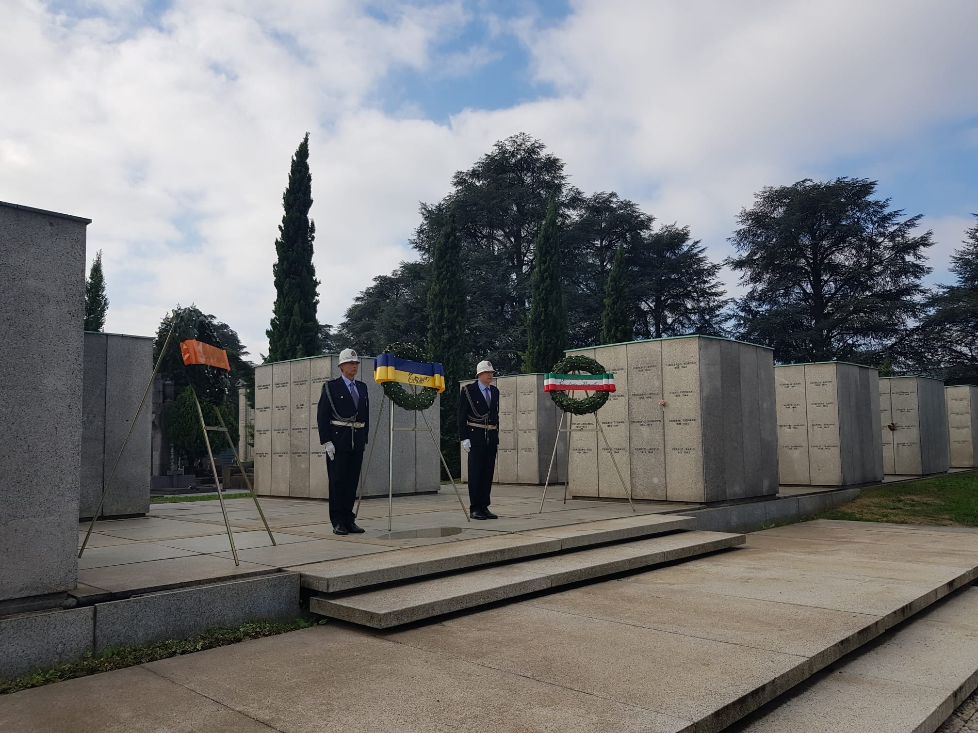 Omaggio ai partigiani al Sacrario della Resistenza