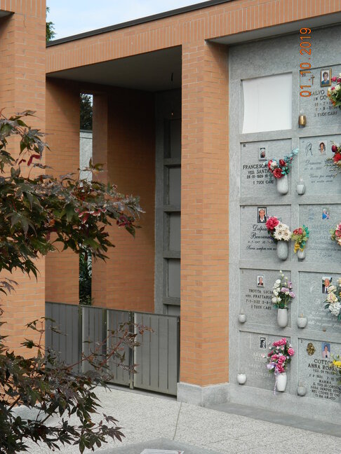 Sassi Tombe di famiglia