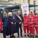 Foto ricordo Volontari Croce Rossa col Sindaco