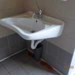 Cimitero Monumentale: ripristinato il lavandino nel bagno disabili all’ingresso principale