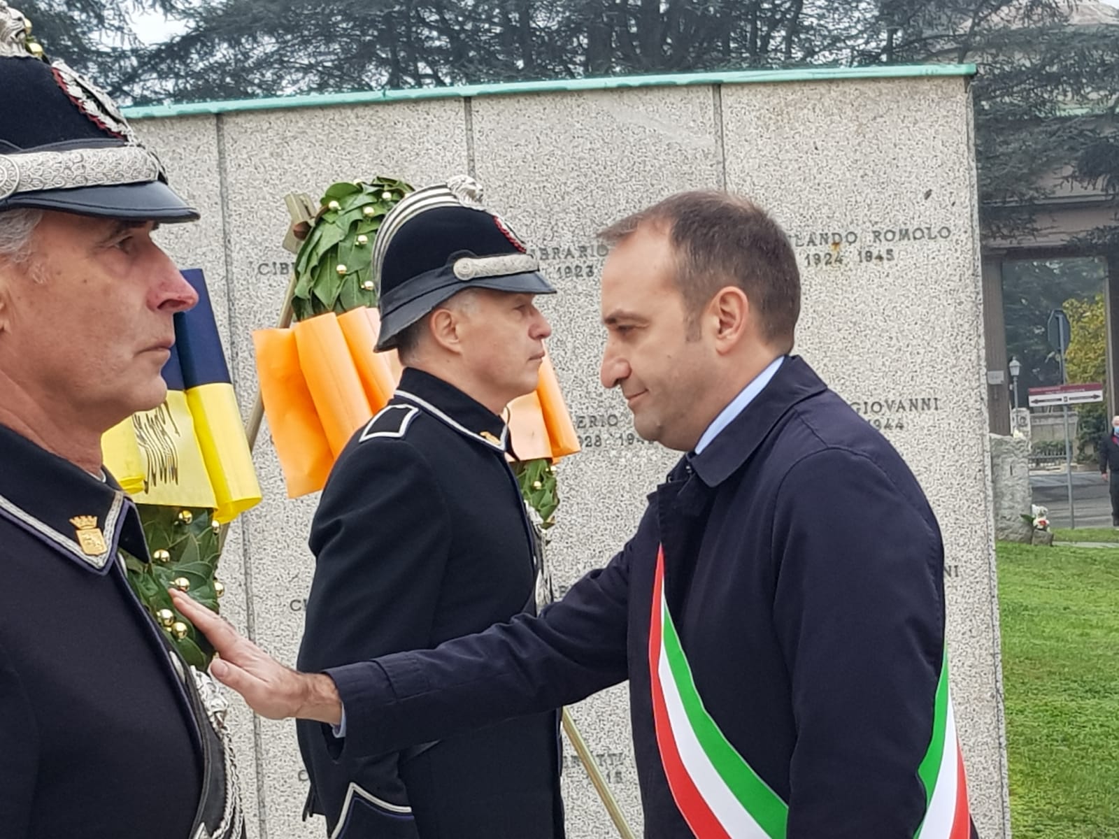 omaggio sindaco a partigiani 2 nov.2022